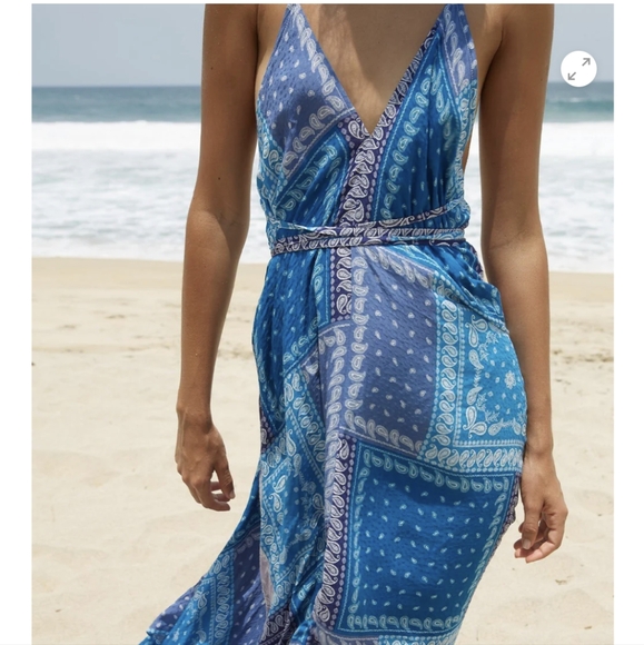 Bandana print halter dress - Picture 3 of 8